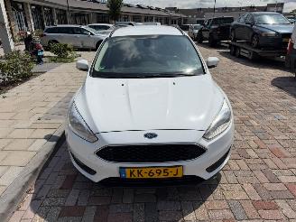 Vaurioauto  passenger cars Ford Focus 1.5 TDCI 2016/9