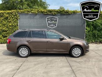 rozbiórka samochody osobowe Skoda Octavia Octavia Combi (5EAC), Combi 5-drs, 2012 / 2020 1.0 TSI 12V 2017/8