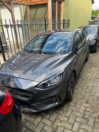 Voiture accidenté Ford Focus 1.5 EcoBlue 120 Hatchback  Diesel 1.499cc 88kW (120pk) FWD 2018-01/2025-11  ZTDA 2020/10