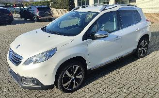 skadebil auto Peugeot 2008 Peugeot 2008 Allure navi 86237 km lichte schade 2016/4