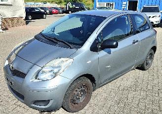 krockskadad bil auto Toyota Yaris toyota yaris 2010/6