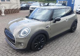 Käytettyjen passenger cars Mini Cooper MINI COOPER  1500 automaat nieuwstaat 2019/1
