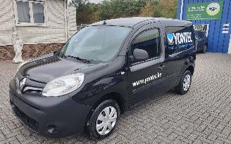 krockskadad bil bedrijf Renault Kangoo Renault Kangoo Rapid Extra airco moterschade 2020/10