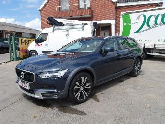 krockskadad bil auto Volvo V-90  2020/2