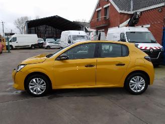 Peugeot 208  picture 8