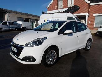 Auto incidentate Peugeot 208  2019/7