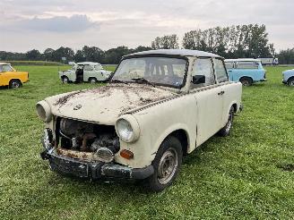 Coche accidentado Trabant P 601 OPKNAPPER / RESTAURATIE PROJECT 1986/8