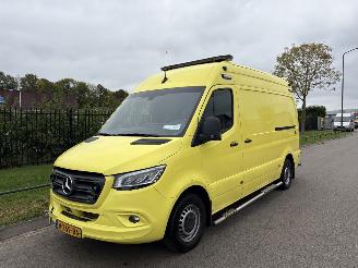 Schadeauto Mercedes Sprinter 319 CDI V6 EX AMBULANCE 2019/12