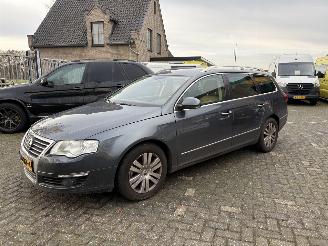 Volkswagen Passat 2.0 TDI HIGHLINE UITVOERING VARIANT picture 2