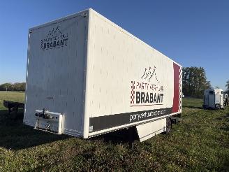 danneggiata semirimorchio Tracon  TO.1,5-4,0 GESLOTEN OPLEGGGER VAN ALUMINIUM MET LAADKLEP EN LUCHTVERING 2001/5