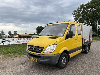 skadebil bedrijf Mercedes Sprinter 313 CDI Dubbele cabine open laadbak met opbouw 2011/1