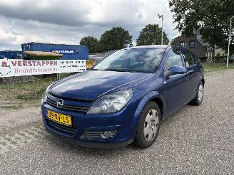 Voiture accidenté Opel Astra 1.6 Enjoy AIRCO, 112.861 KM N.A.P. !!! 2005/9