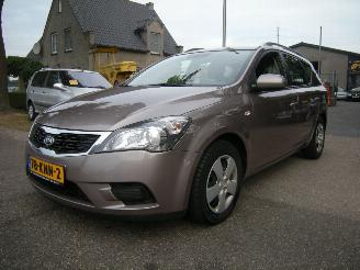škoda osobní automobily Kia Cee d 1.6 CRDI X-TRA 85 KW MET OA CLIMATRONIC ENZ PRIJS IS INCL BTW EN BPM 2010/2