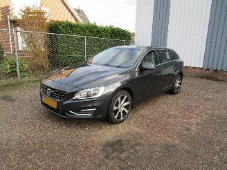 Coche accidentado Volvo V-60 2.4 D6 AWD Hybride Camera Navi 2013/9