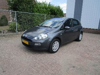 Damaged car Fiat Punto 1.2 Airco Radio/CD 5-Drs 2013/7