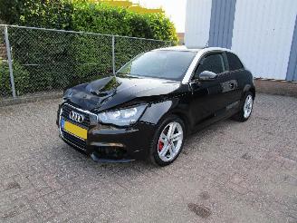 krockskadad bil auto Audi A1 1.4 TFSI Automaat Navi Airco 2011/3