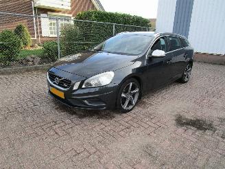Damaged car Volvo V-60 1.6 D Navi Clima 6-Bak 2011/11