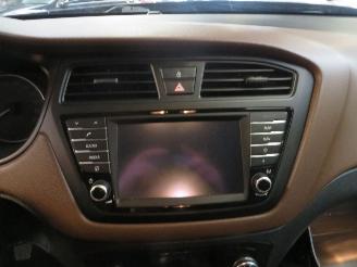 Hyundai I-20 1.0 T GDI BENZ 101 PK picture 12