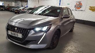 Voiture accidenté Peugeot 208 1.2 VTI 12 V PURETECH 75 PK ... 2021/2