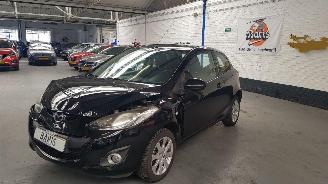 damaged passenger cars Mazda 2 1.3 16V MZR  BENZ 1.349CC 62KW 84PK 2011/5