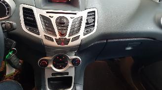 Ford Fiesta 1.4 16V  BENZ 1.388CC 71KW 97PK picture 10
