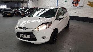 Unfallwagen Ford Fiesta 1.4 16V  BENZ 1.388CC 71KW 97PK 2010/8