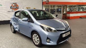 Damaged car Toyota Yaris 1.5 16V HYBRID AUT  ELEKTRISCH-BENZ 1.497CC 74KW 101PK 2014/1