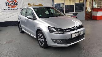 Voiture accidenté Volkswagen Polo 1.0 TSI 12V BLUEMOTION  BENZ 999CC 70KW 95PK 2015/10