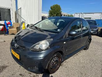 Avarii autoturisme Toyota Aygo 1.0-12V Comfort AUTOMAAT 2009/10