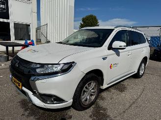 Avarii autoturisme Mitsubishi Outlander 2.4 PHEV Pure AUTOMAAT 2021/4