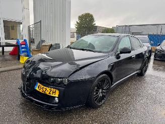 damaged passenger cars Alfa Romeo  159 2.2 JTS Distinctive BJ 2006 202.113 KM 2006/6