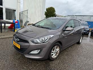 Avarii autoturisme Hyundai I-30 Wagon 1.6 CRDi i-Vision BJ 2013 380.853 KM 2013/7