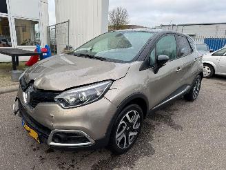 Voiture accidenté Renault Captur 1.2 TCe Dynamique AUTOMAAT 2014/6