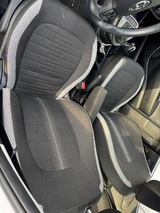 Hyundai I-10 1.0 Comfort AUTOMAAT BJ 2022 60.228 KM picture 13