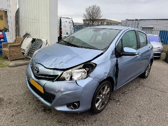 damaged passenger cars Toyota Yaris 1.3 VVT-i Dynamic AUTOMAAT 2012/3