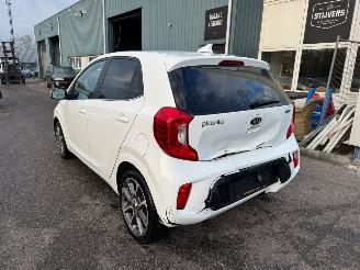 Kia Picanto 1.0 CVVT Design Edition picture 3
