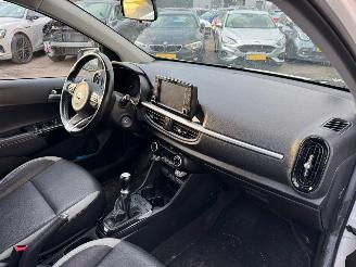 Kia Picanto 1.0 CVVT Design Edition picture 13