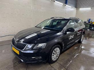 Vaurioauto  passenger cars Skoda Octavia Combi 1.6 TDI Greentech Ambition Business AUTOMAAT 2018/6
