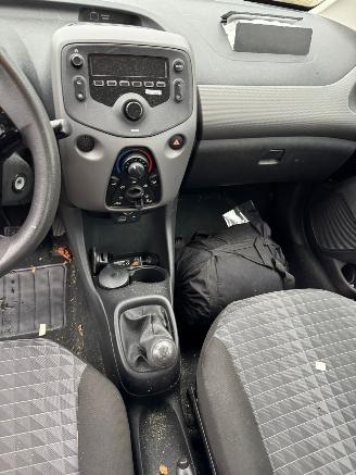 Peugeot 108 1.0 e-VTi Active BJ 2021 97.570 KM picture 9