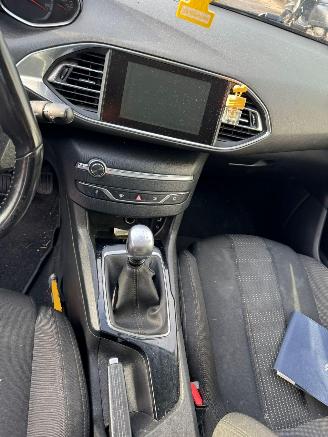 Peugeot 308 1.6 BlueHDi Blue Lease Executive BJ 2015 303.615 KM picture 9