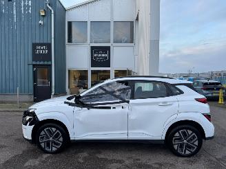 Hyundai Kona EV Comfort AUTOMAAT 64 kWh BJ 2023 31.431 KM picture 2