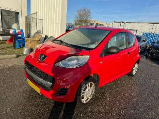 Unfallwagen Peugeot 107 1.0-12V XR BJ 2009 239.000 KM 2009/12