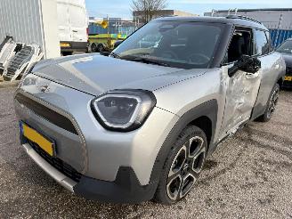 krockskadad bil auto Mini Aceman E Favoured M 42.5 kWh 2024/12