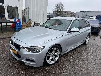 uszkodzony samochody osobowe BMW 3-serie AUTOMAAT Touring 316i Executive 2015/6
