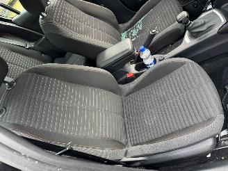 Peugeot 208 1.2 PureTech Active Pack picture 20