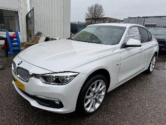 Avarii autoturisme BMW 3-serie 320i  AUTOMAAT Luxury Edition 2018/9