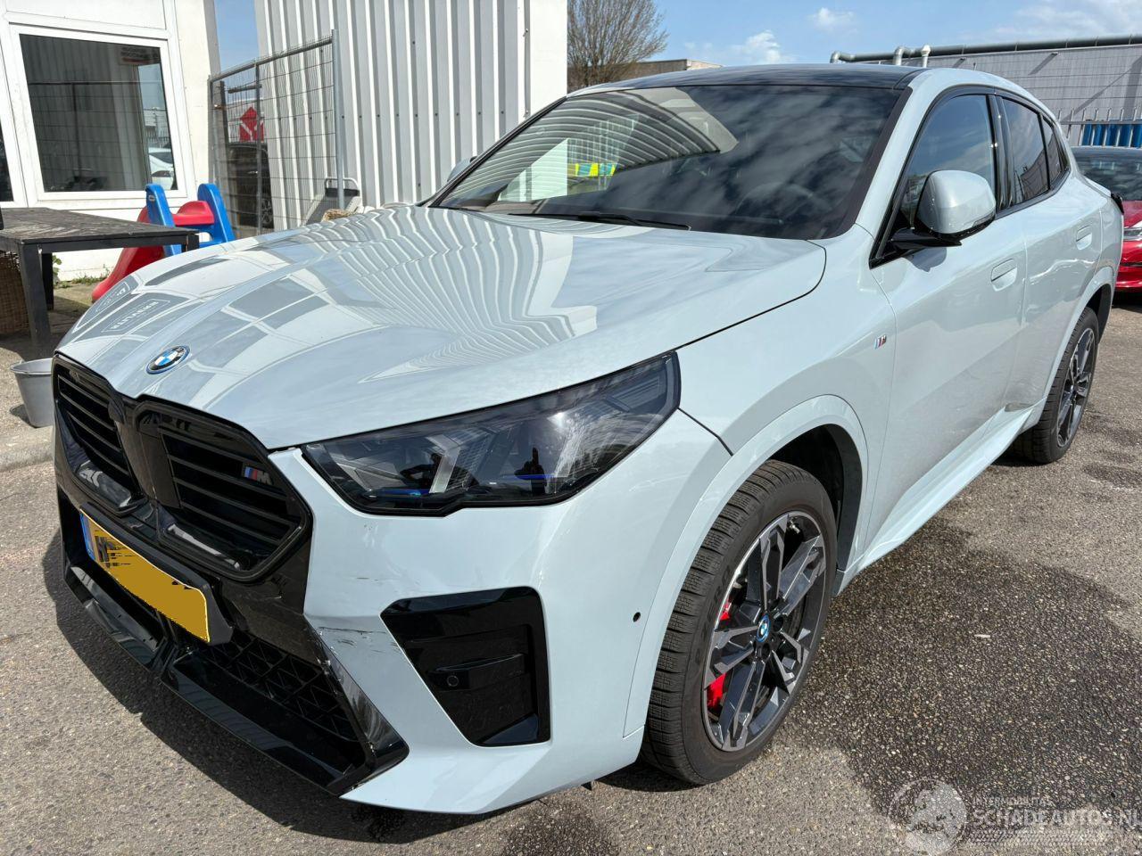 BMW iX2 eDrive20 M-SPORT  67 kWh bj 2025