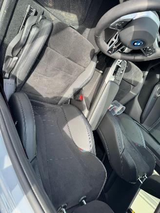 BMW iX2 eDrive20 M-SPORT  67 kWh bj 2025 picture 30