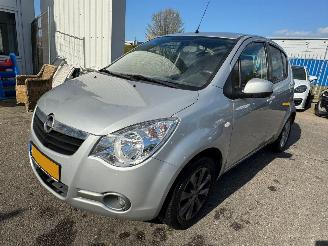 krockskadad bil auto Opel Agila 1.2 Edition 2013/9