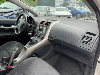 Toyota Auris 1.6-16V Terra picture 13
